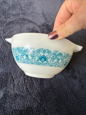 Pyrex Cinderella small 
The Horizon Blue White mixing Bowl with Teal 441 1.5 pt
